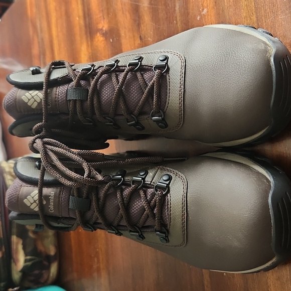 Columbia Men's Newton Explorer Boot - Brown Looks Like If Tried On Has Mud - Picture 2 of 5